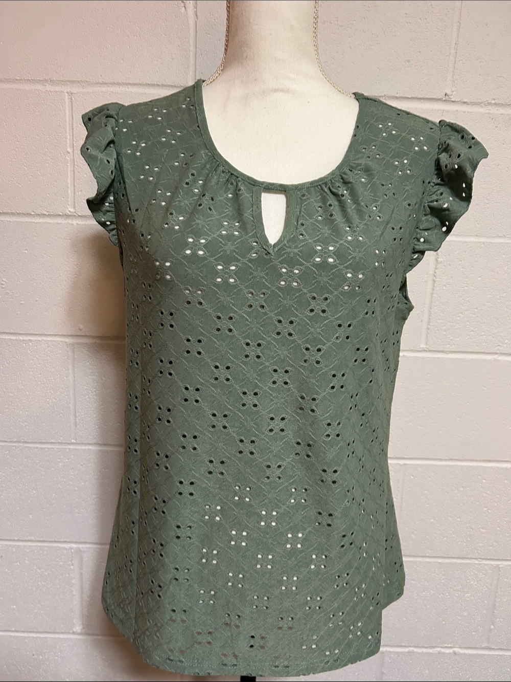Women’s Eyelet Ruffle Sleeve Top - Olive Green - Med